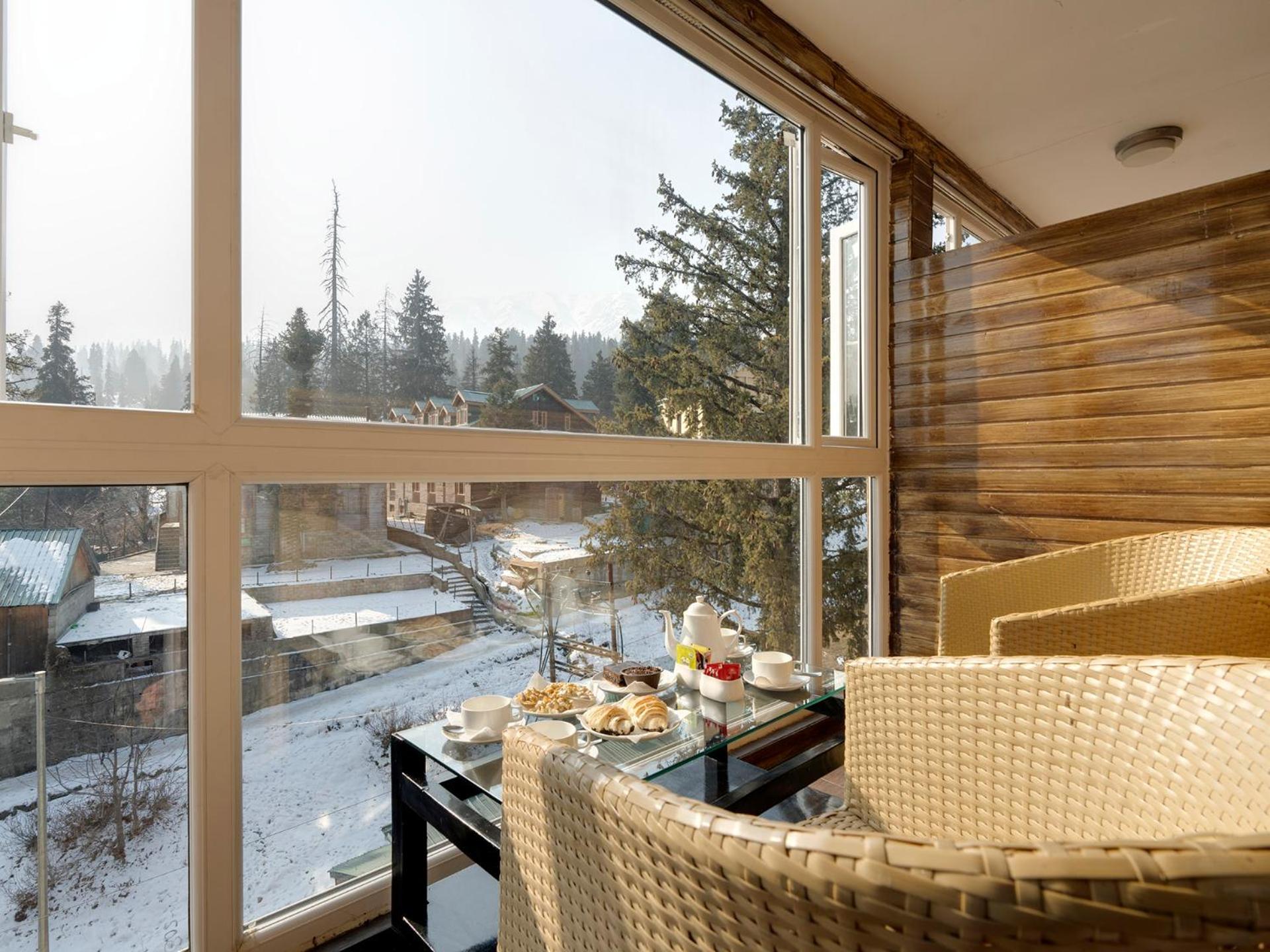 Hotel Pine Spring Gulmarg Extérieur photo