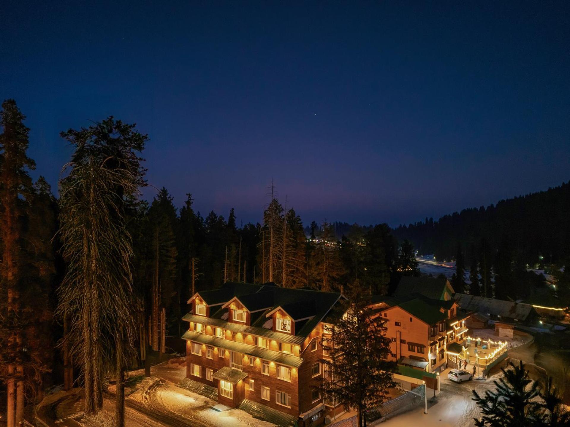 Hotel Pine Spring Gulmarg Extérieur photo