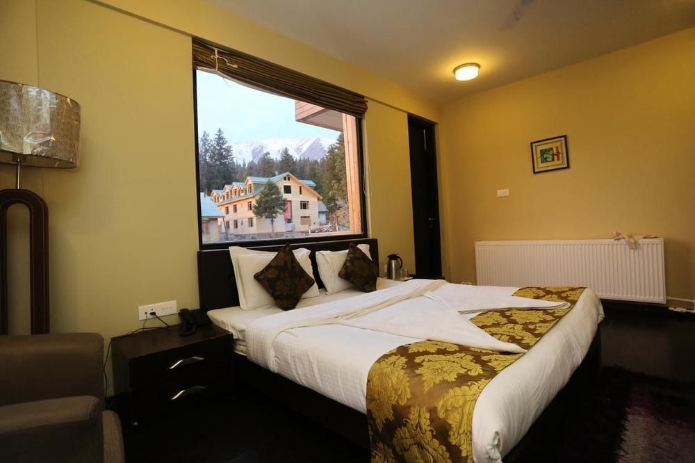 Hotel Pine Spring Gulmarg Extérieur photo