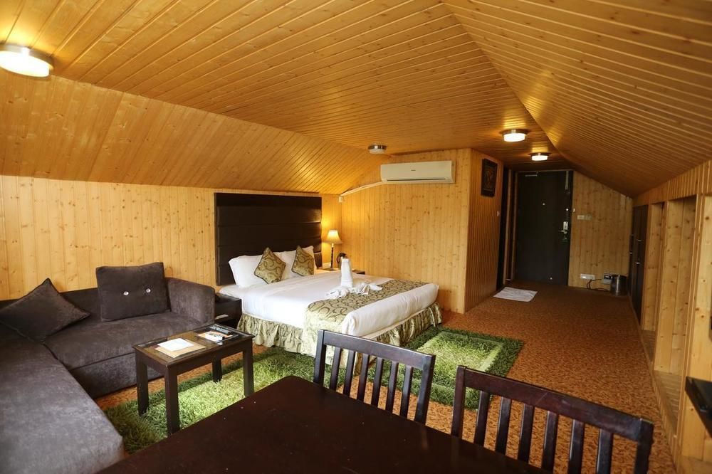 Hotel Pine Spring Gulmarg Extérieur photo