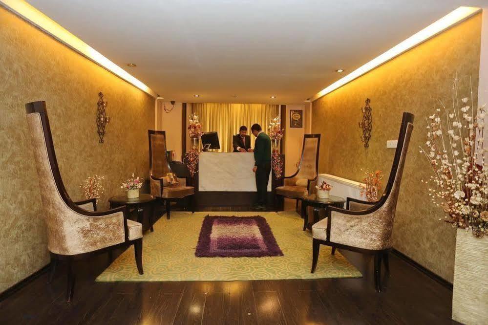Hotel Pine Spring Gulmarg Extérieur photo